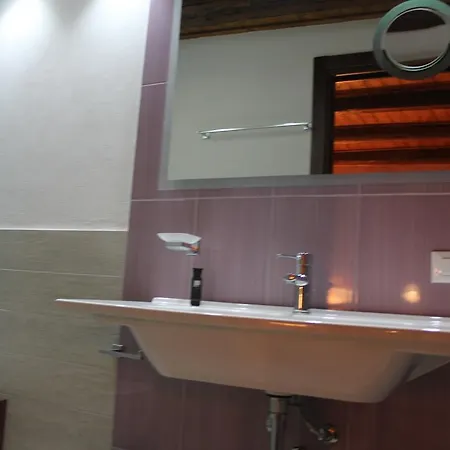 Nocleg ze śniadaniem Xenia 4*